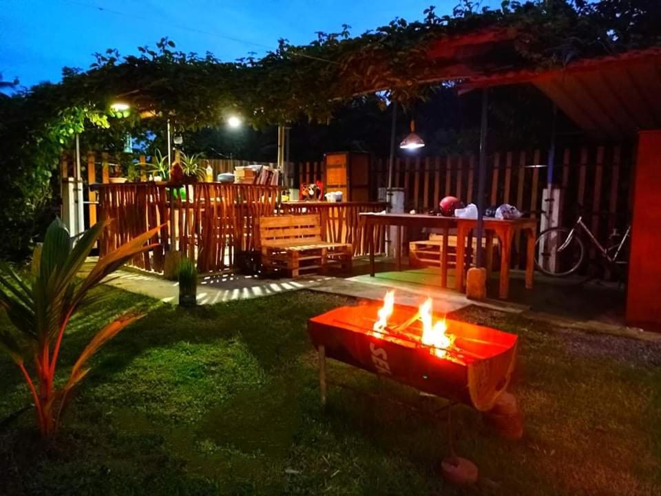 Hilltop Bungalow Hotel Mirissa Ngoại thất bức ảnh